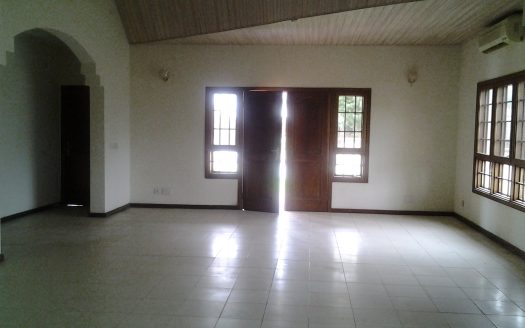 4 bedroom in a planned community for rent.