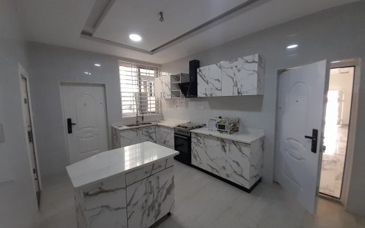 4 bedroom for sale at Lakeside estates.