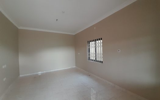 3 bedroom house in a mini estate to let.