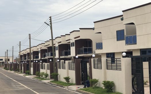 3 bedroom semi-detached houses in Gated estate for sale.