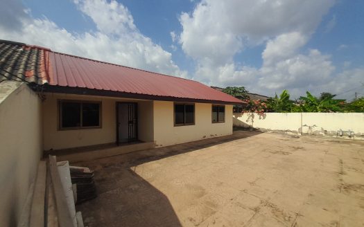 2 bedroom house in gated community for rent at Oyarifa.