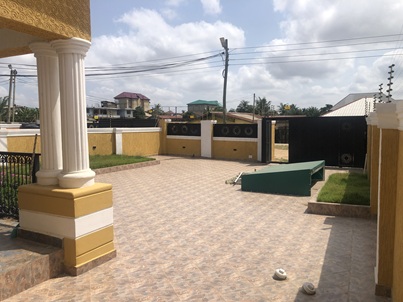 3 bedroom house with attached boys quarters for sale@Achimota,Isreal.