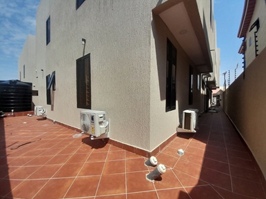 4 bedroom storey for sale at Oyarifa.