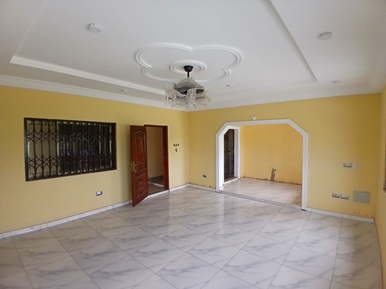 3 bedroom house for sale@Adomrobe(Oyibi).