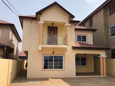4 bedroom storey for rent.