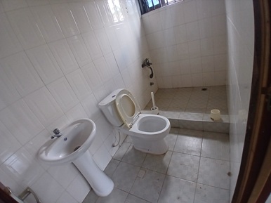 6 bedroom bungalow for sale at Oyarifa.