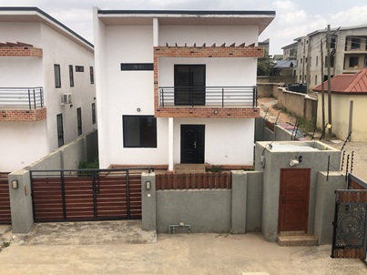 3 bedroom semi-detach storey in a mini-estate for sale.