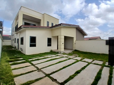 3 bedroom apartment in a gated estate for rent.