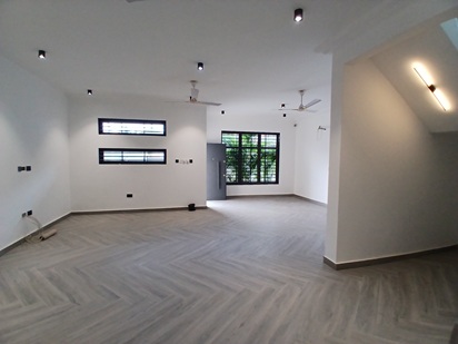 4 bedroom storey for sale at Lakeside c8.