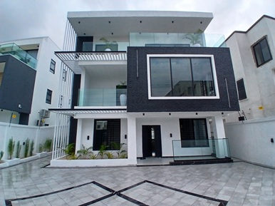 5 bedroom with swimming pool for sale@East legon hills.