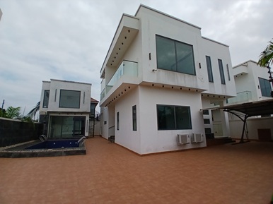 4 bedroom with swimming pool for sale@Amrahia(Adenta).