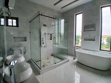 4 bedroom with swimming pool for sale@Amrahia(Adenta).