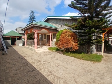 4 bedroom for sale at Oyibi,Sasabi.